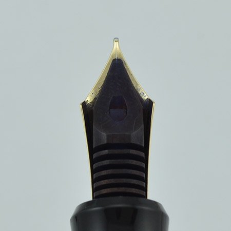 Pilot Namiki Custom 742 Fountain Pen - Black, Gold Trim, 14k